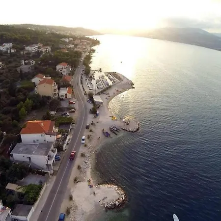 In Arbanija With Terrace Apartament *