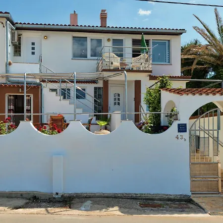 In Arbanija With Terrace Apartment *